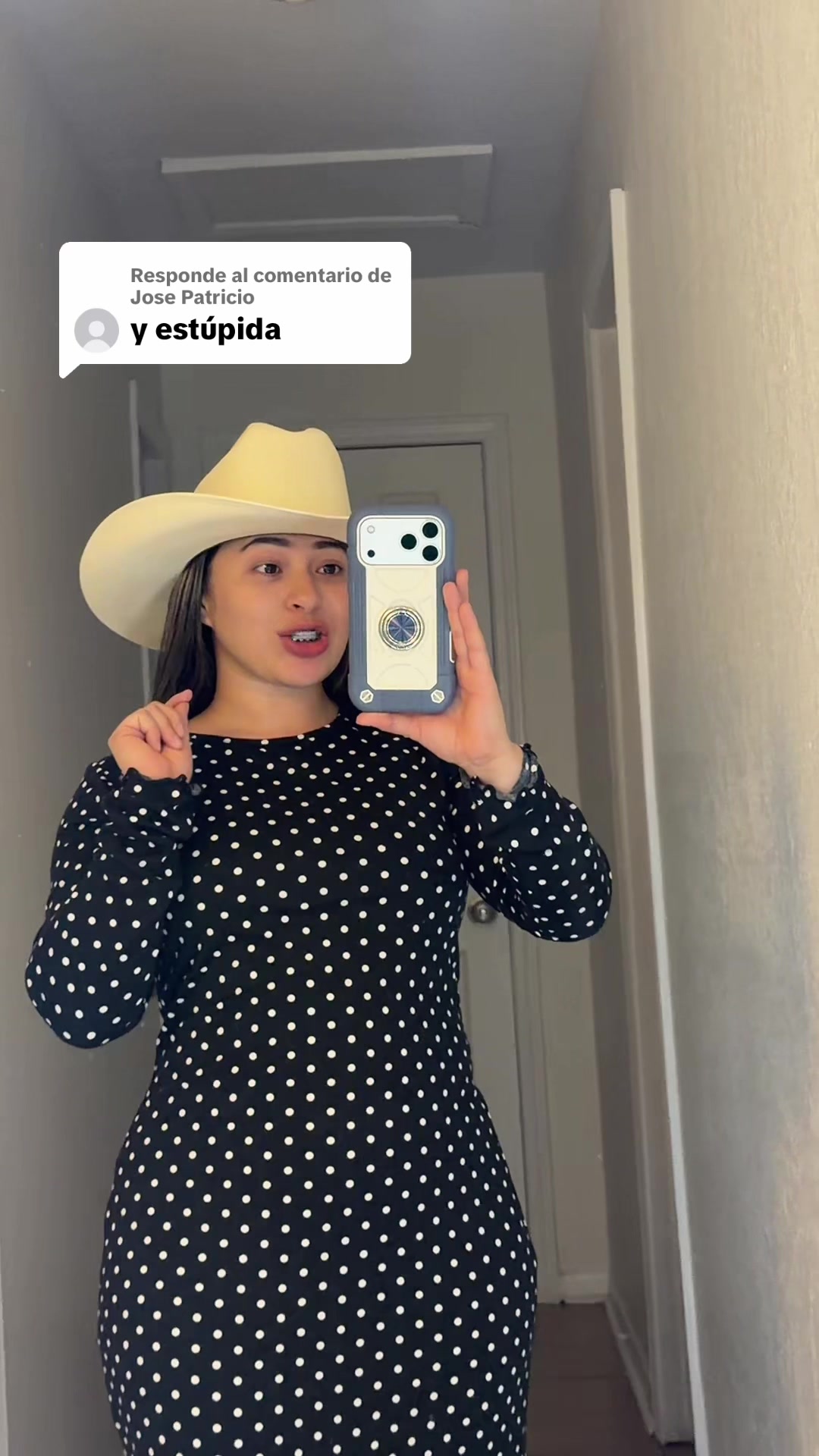 @Vaquerita👩🏻🌾 latina