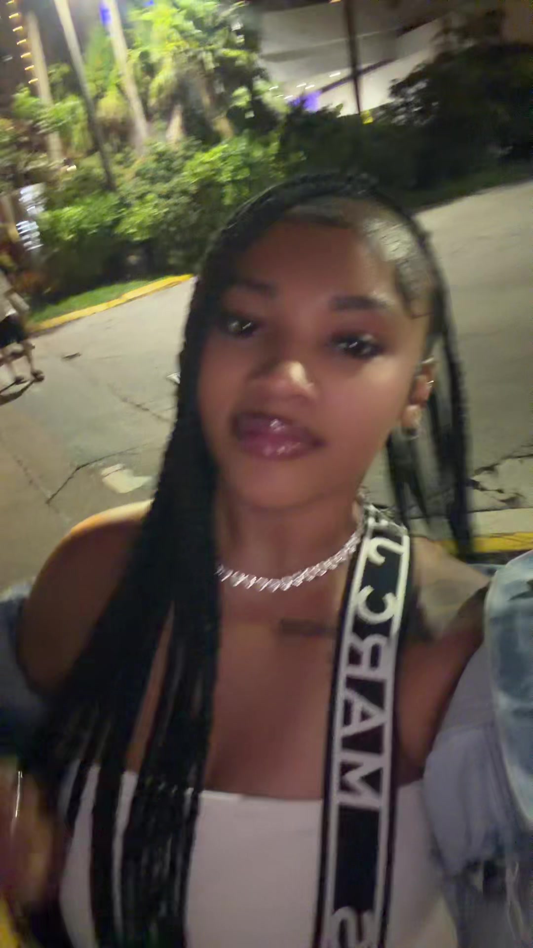 @monique