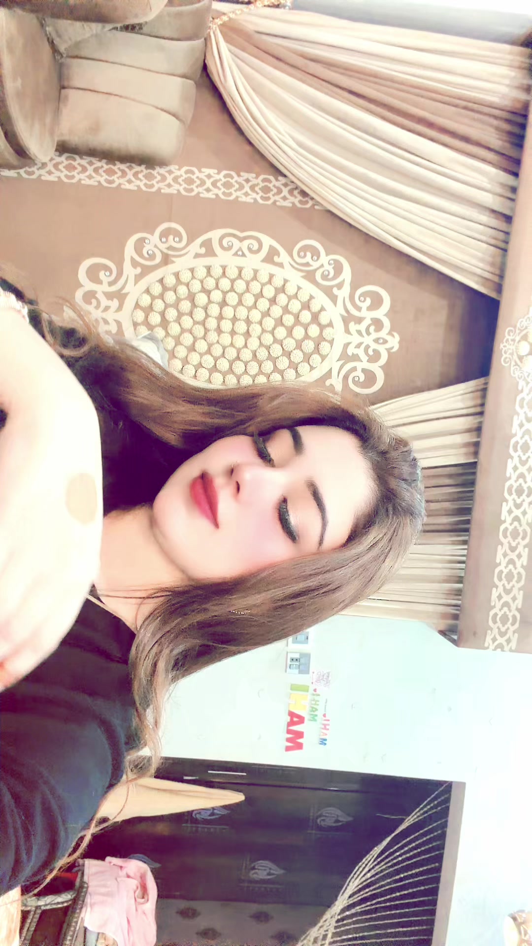 @Lovely Khan 🥀