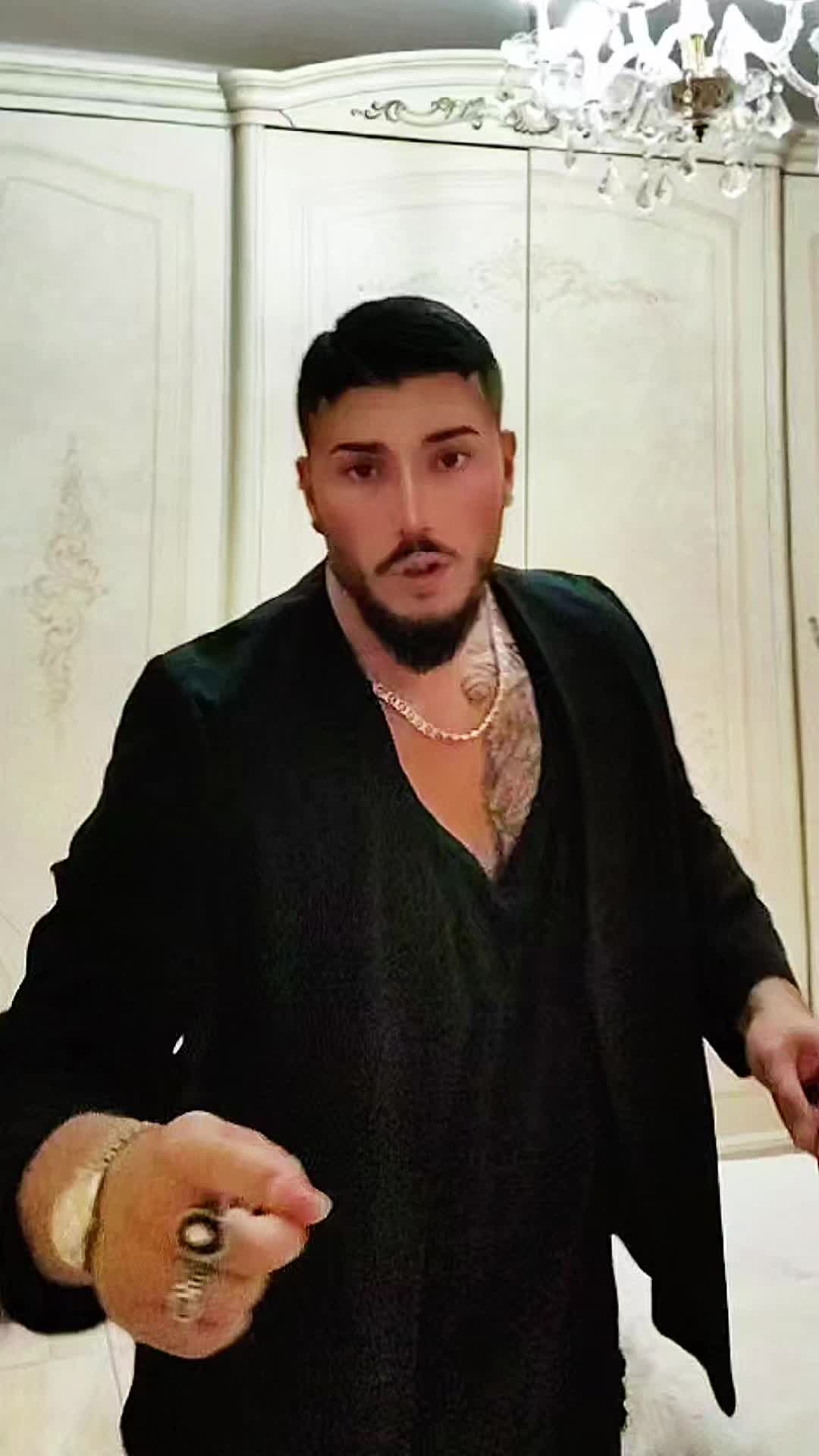@Emanuele Avitabile
