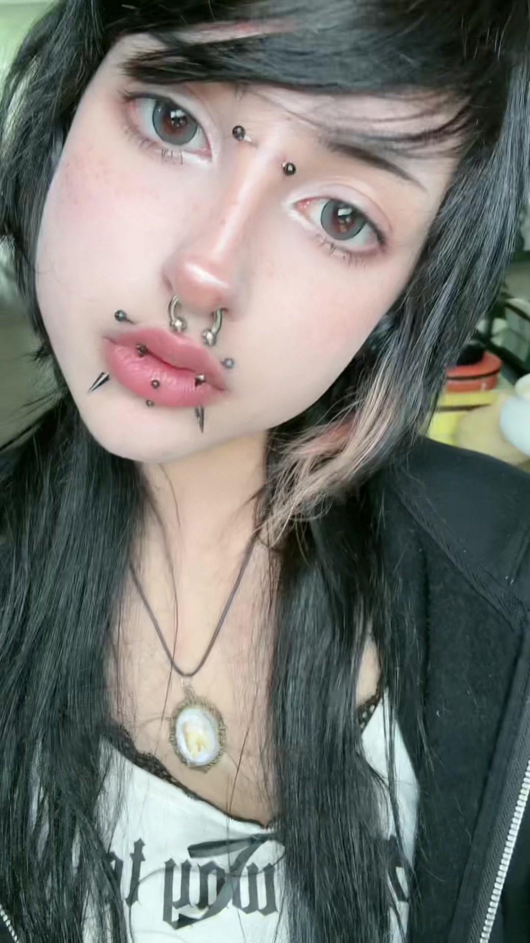 @r0nroneos 🐾
