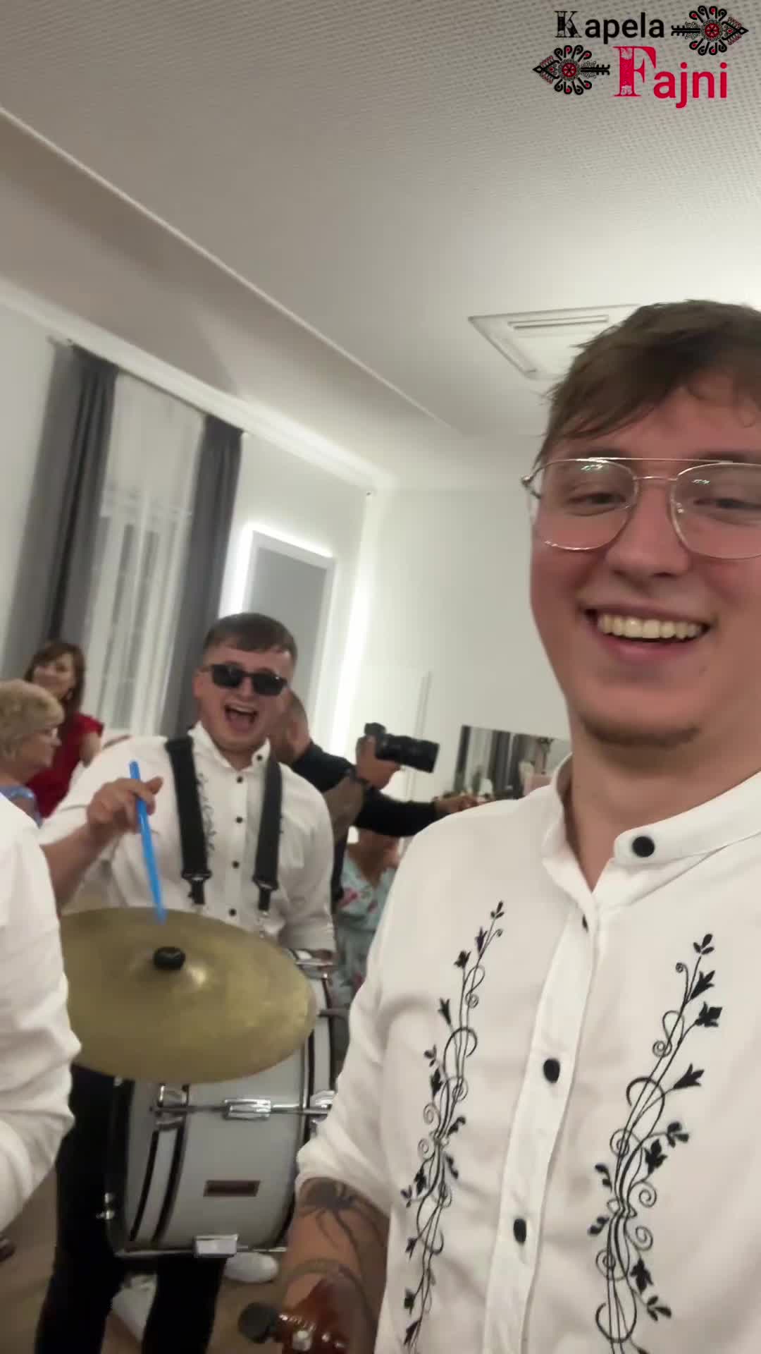 @kapelafajni