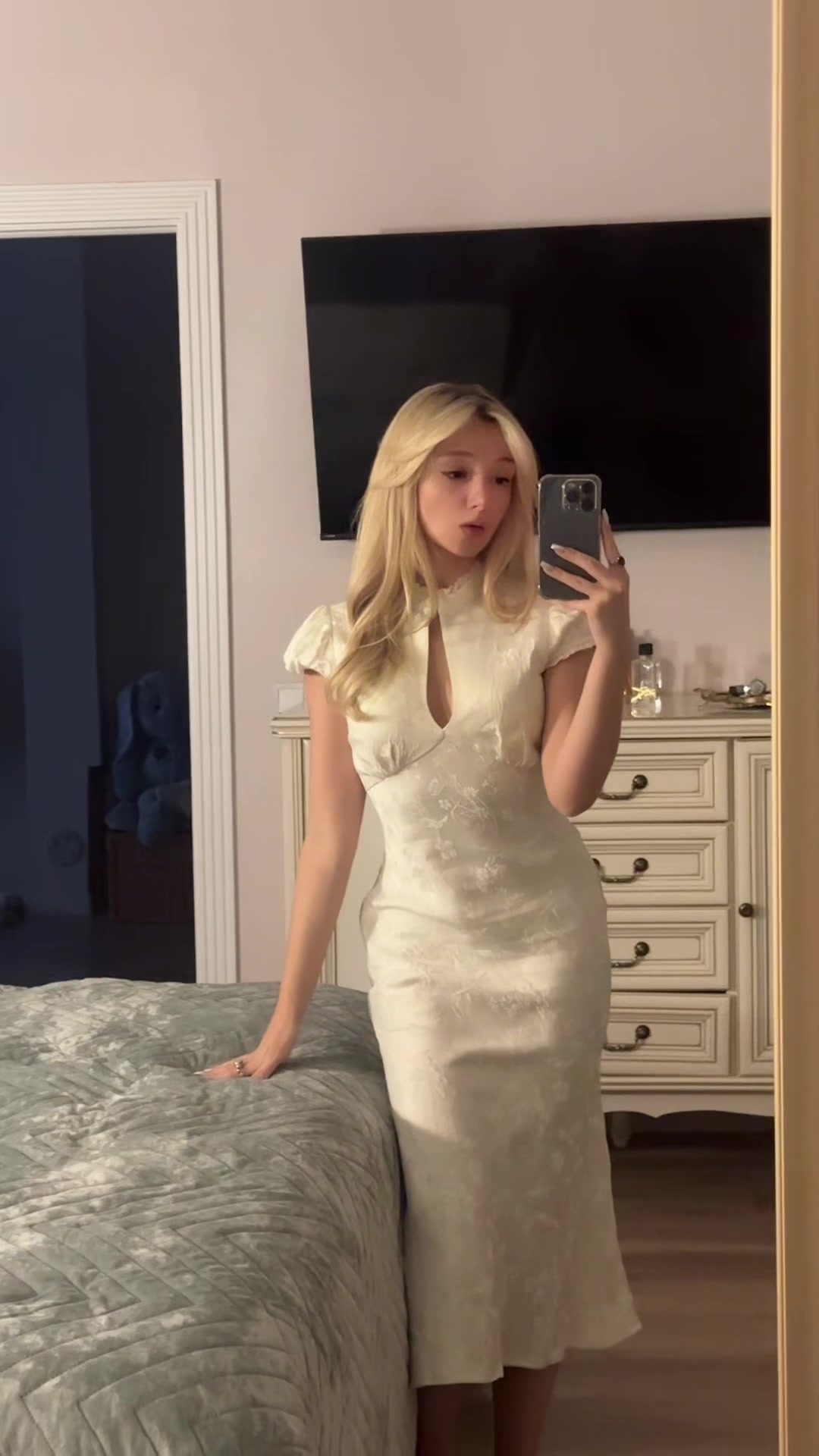 @Виола🧟♀️