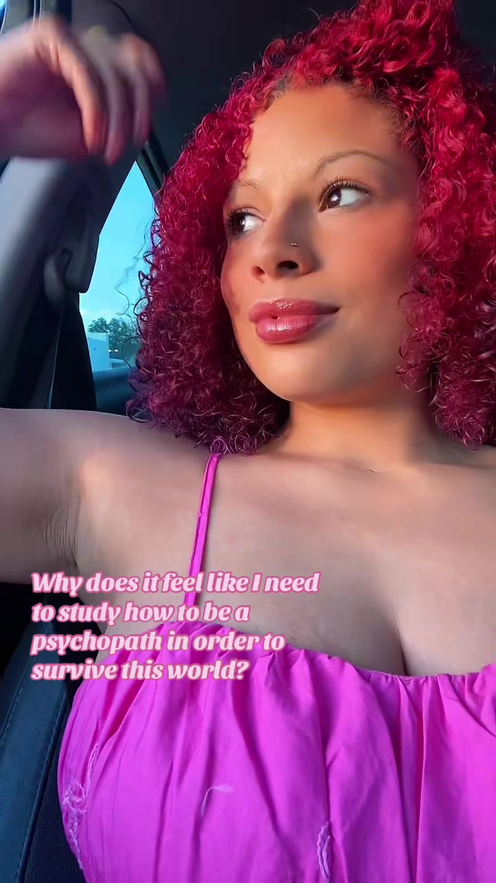 @VivianTheSharkSlayer