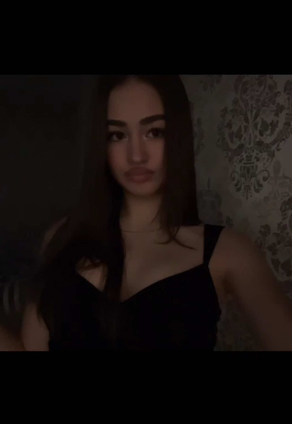 @adelayna_sb