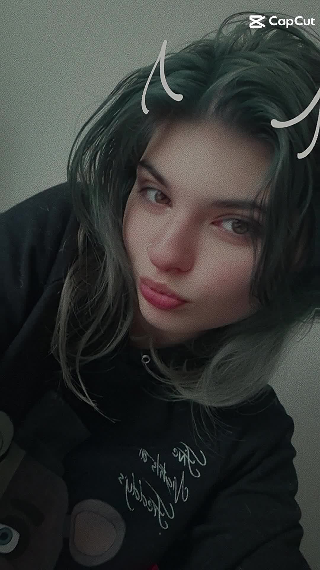 @Bella