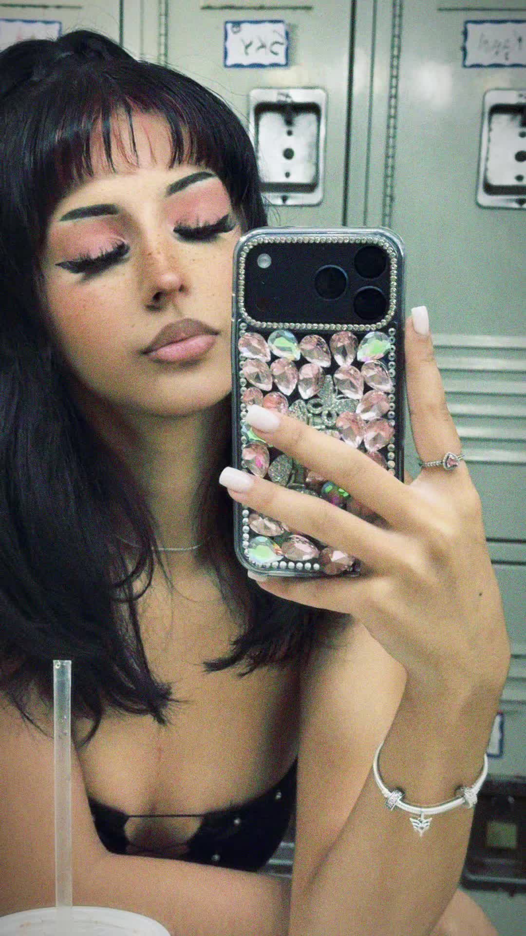 @shanaeslim