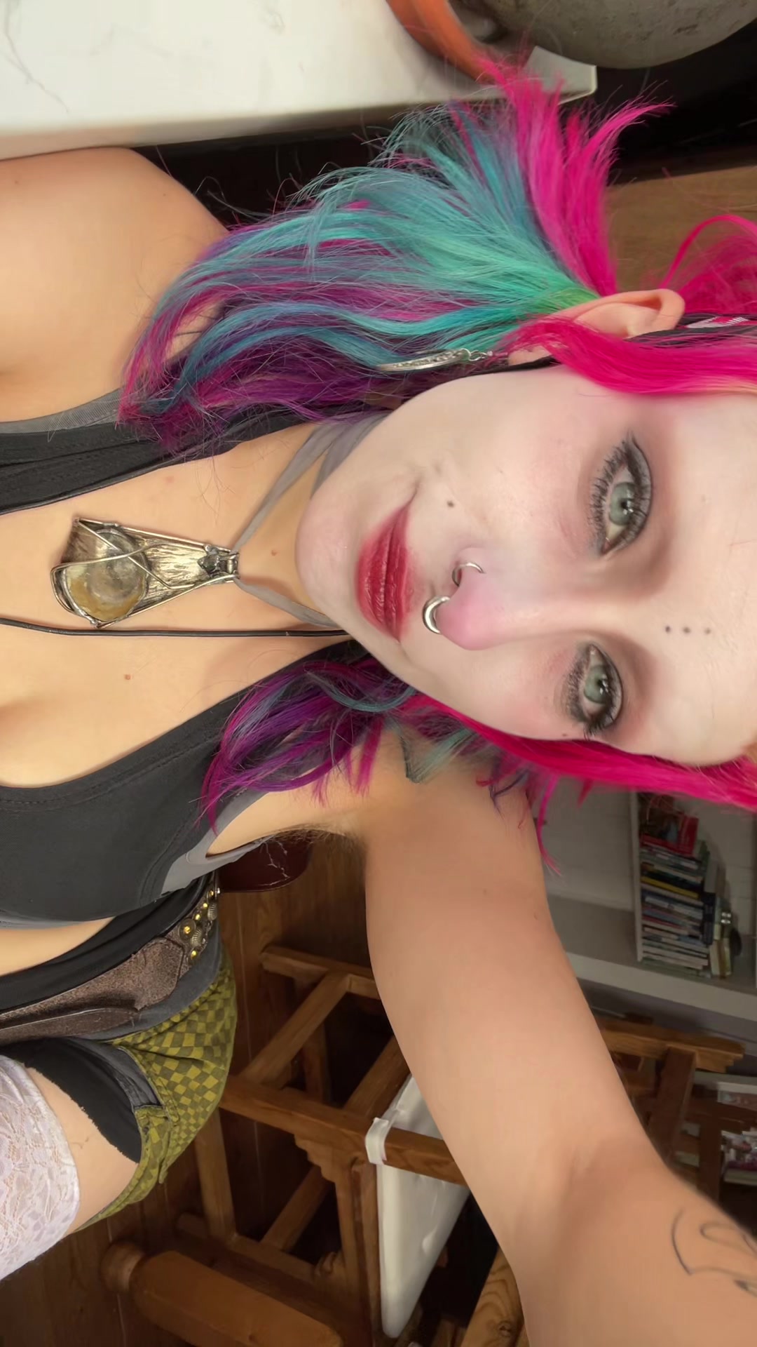 @weirdlywelldressed