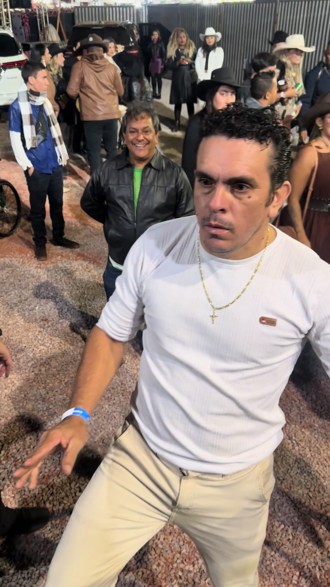 @Chicocom&eacute;diaCear&aacute;