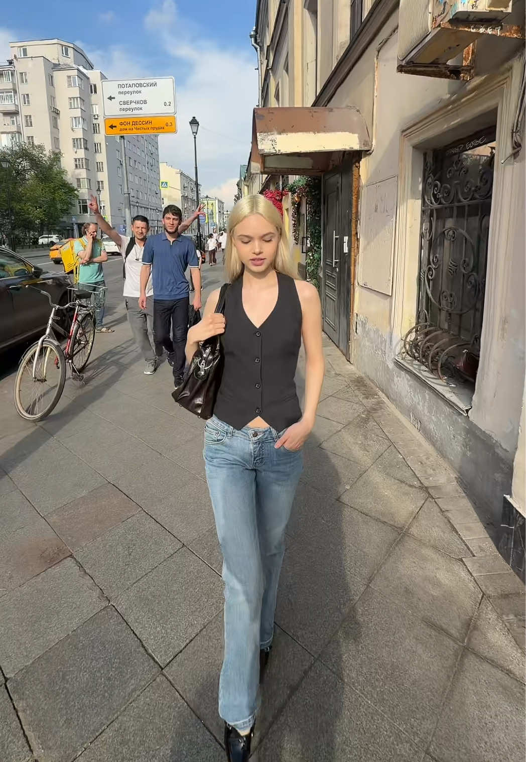 @Мелания