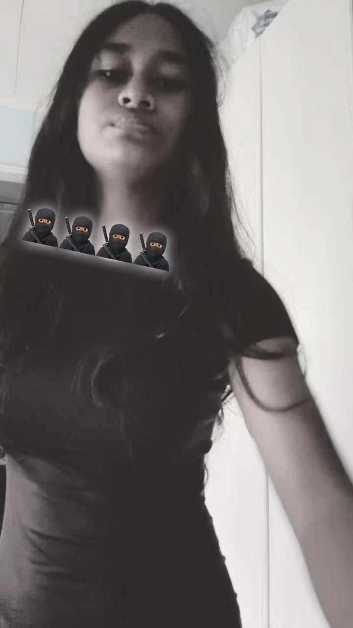 @𝒯