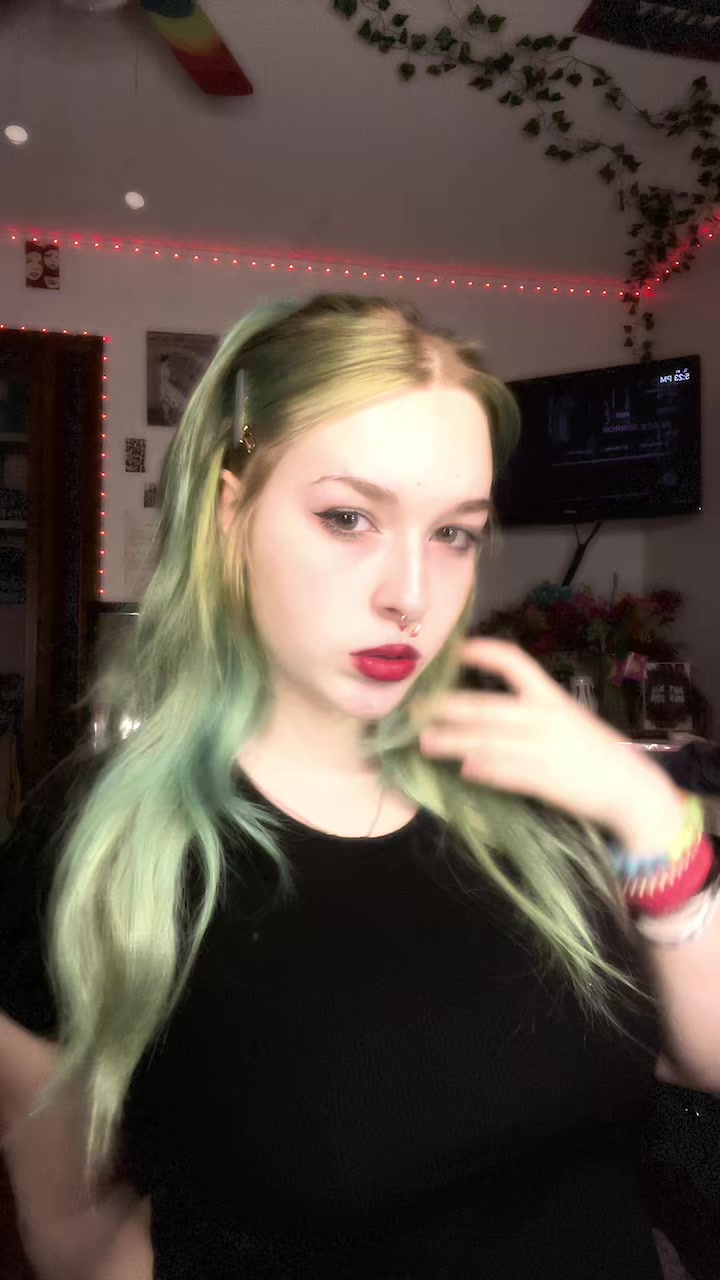 @ꀘꋬꉔ꒐ 🧟&zwj;♀️