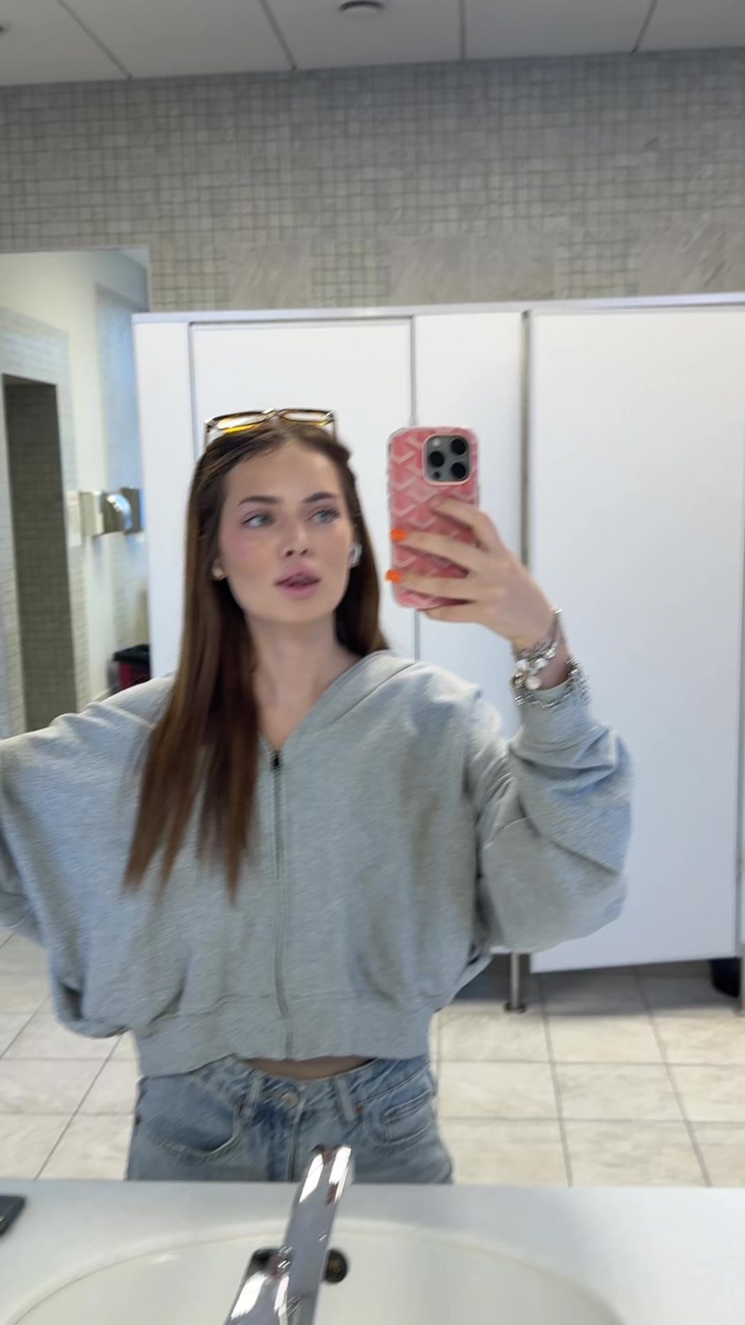 @OYYEEVA