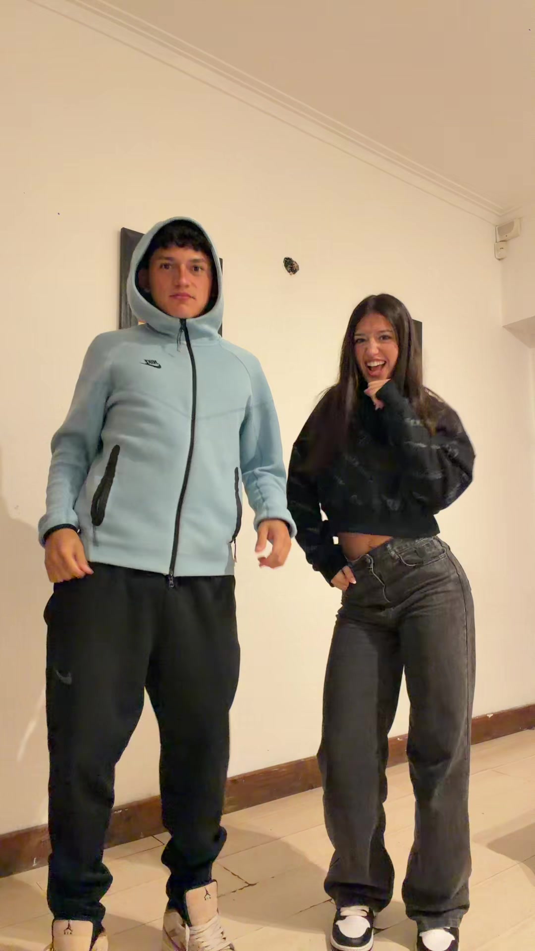 @Lo