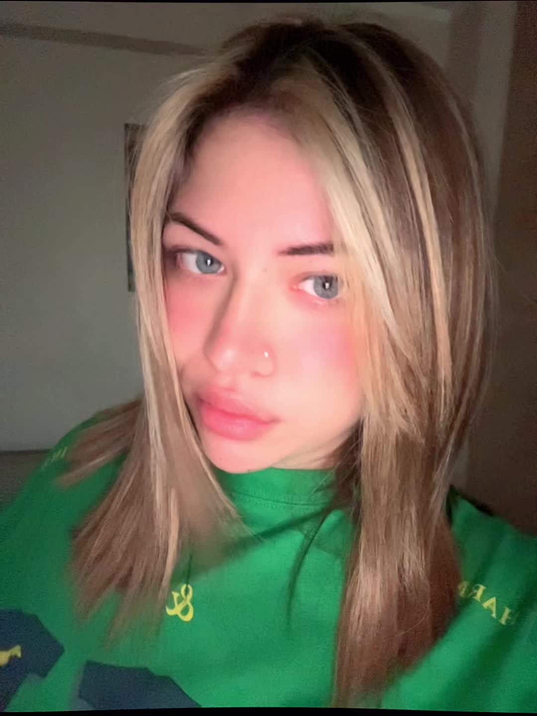 @𝘪𝘳𝘦𝘯𝘦❄️👀