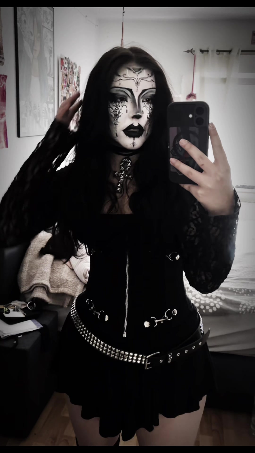 @[⛓️🕸️emily🕸️⛓️]