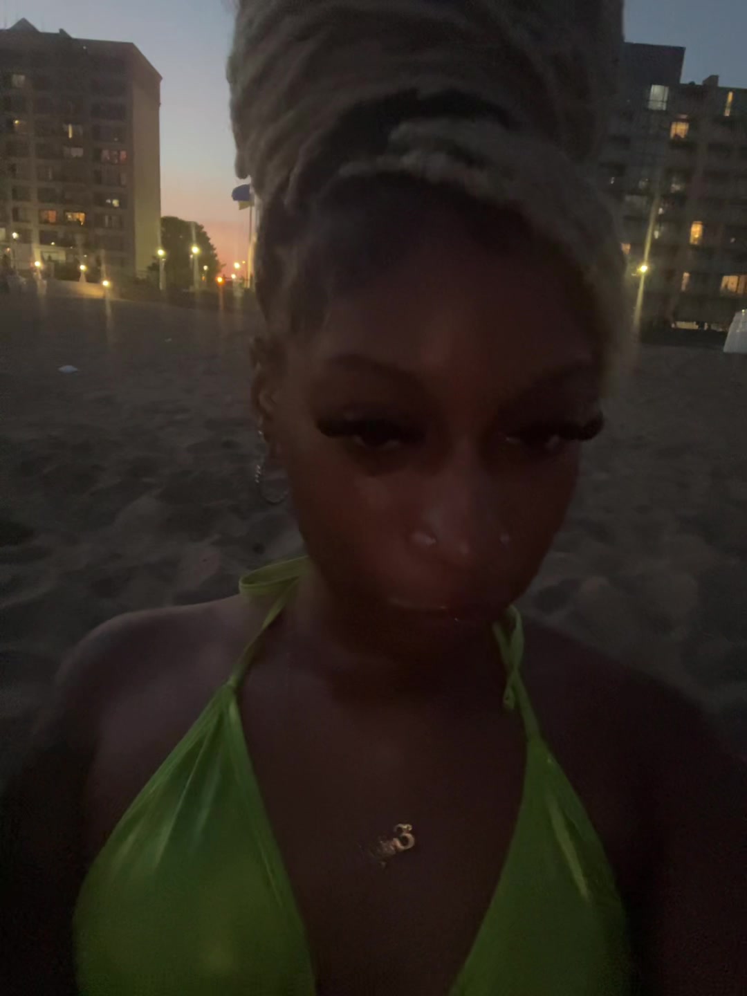 @eniyiahhh_