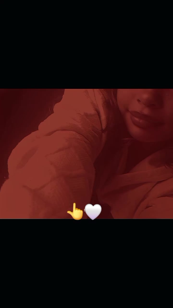 @bah_ &eacute; a tina amore 🤟🤍🤏