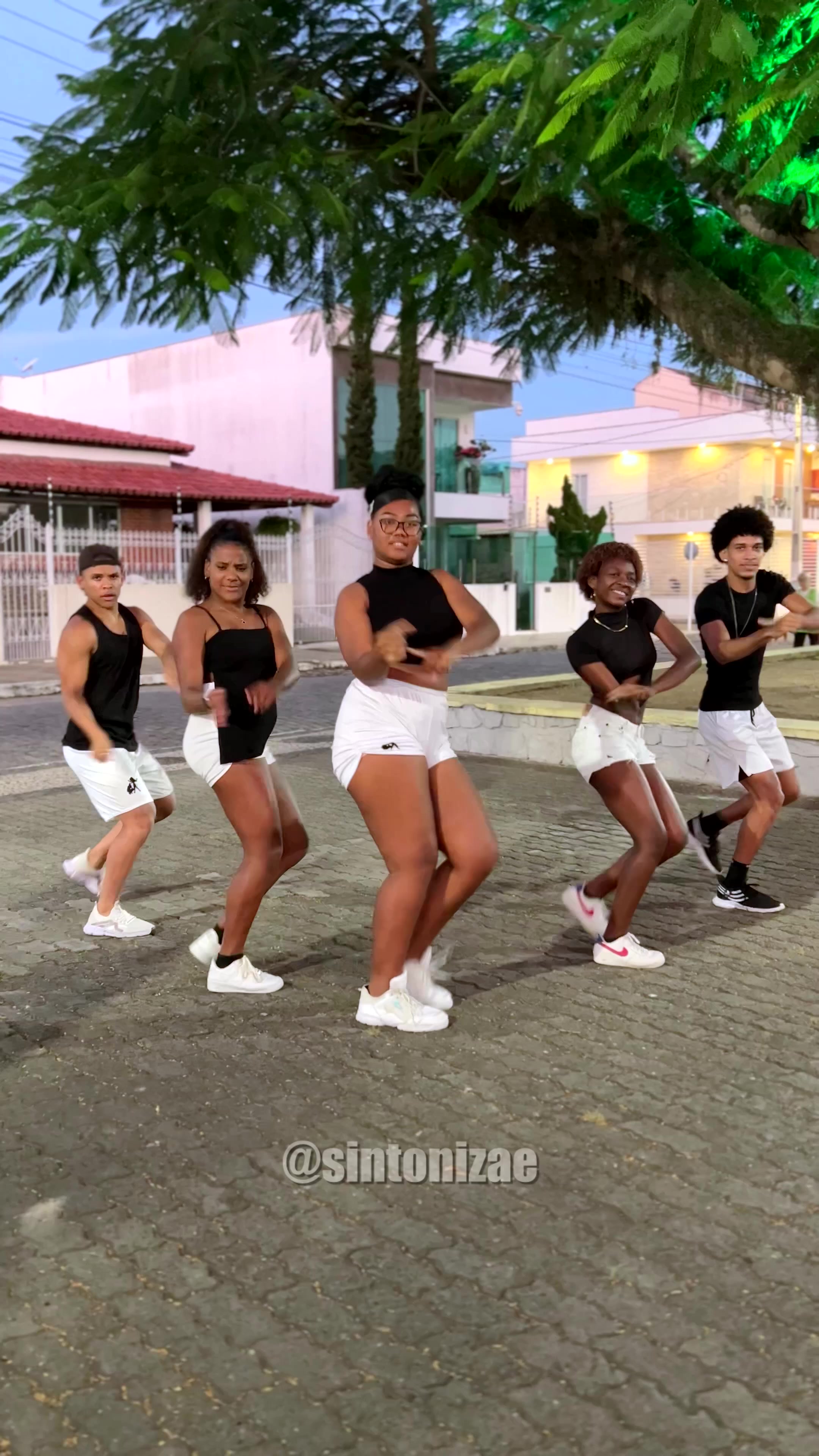 @Sintoniza&ecirc;