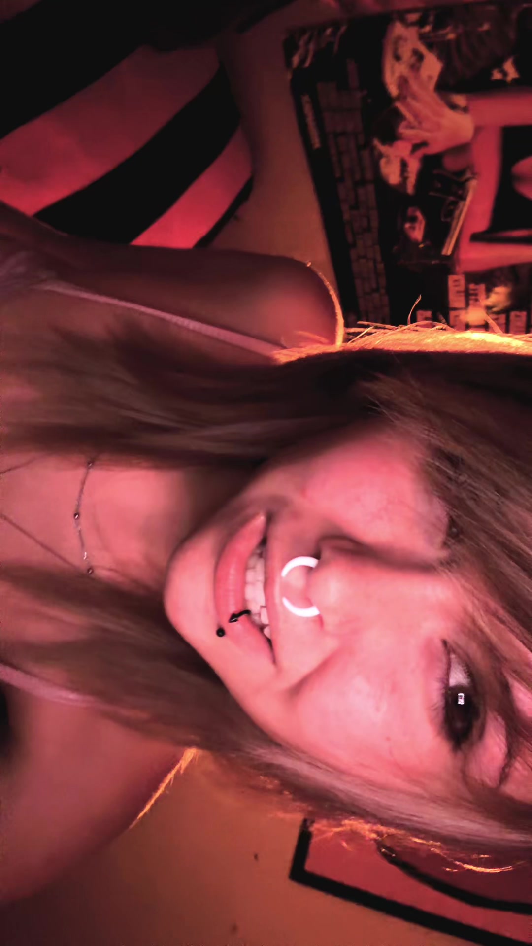 @Lainey🎞️