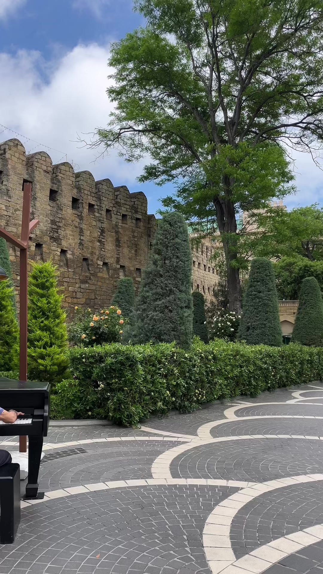 @travelsbaku