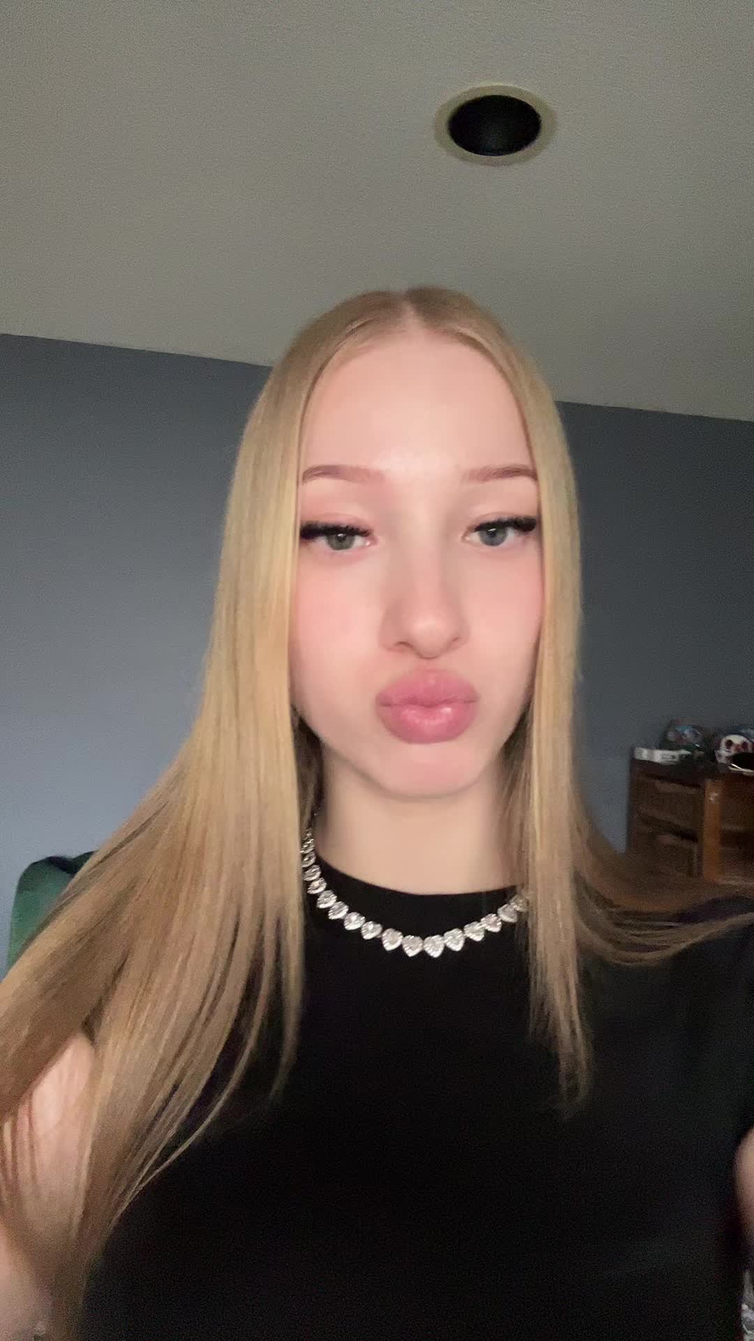 @𝐸𝓁𝒾𝓈𝑒