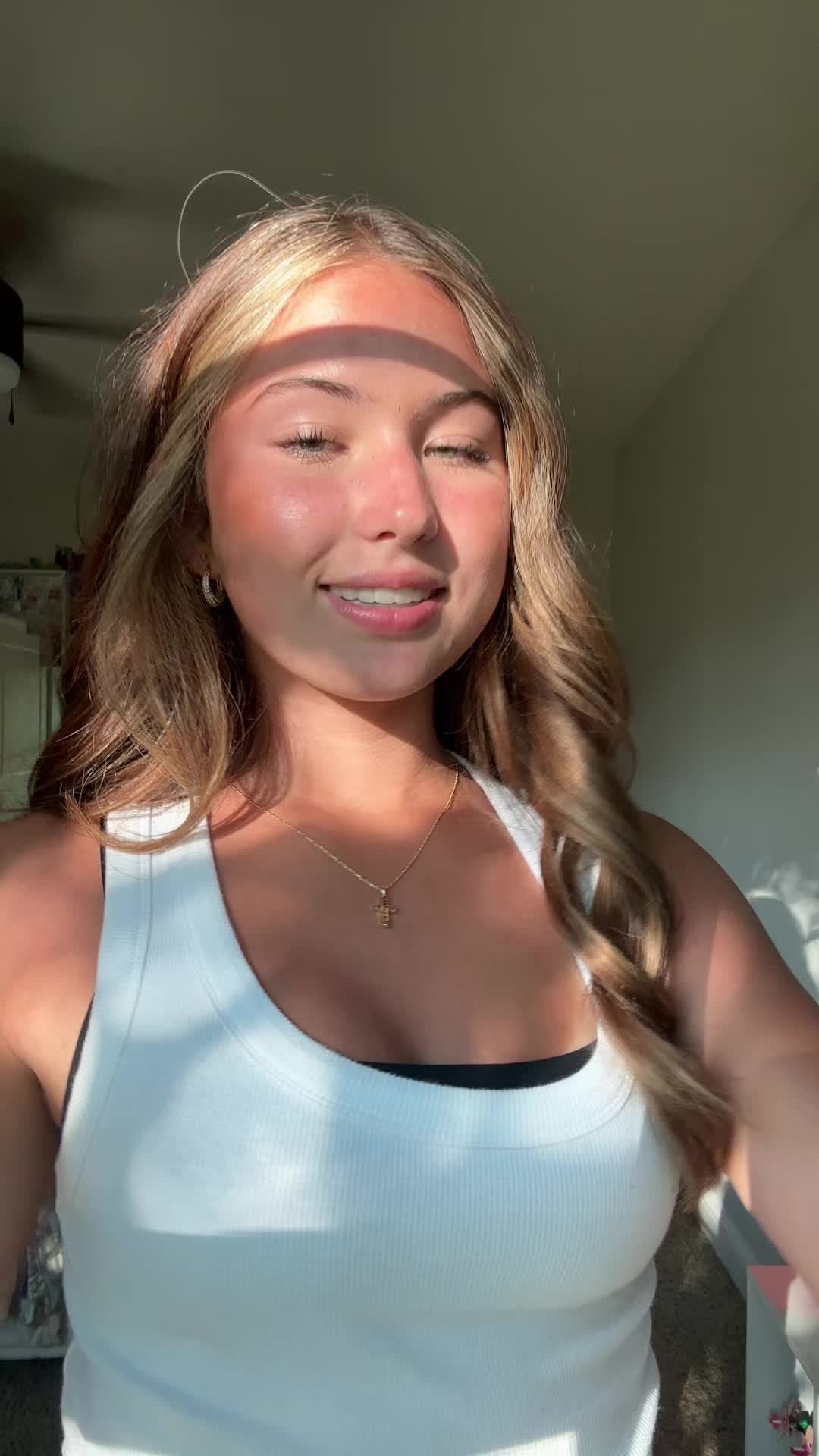 @🦦