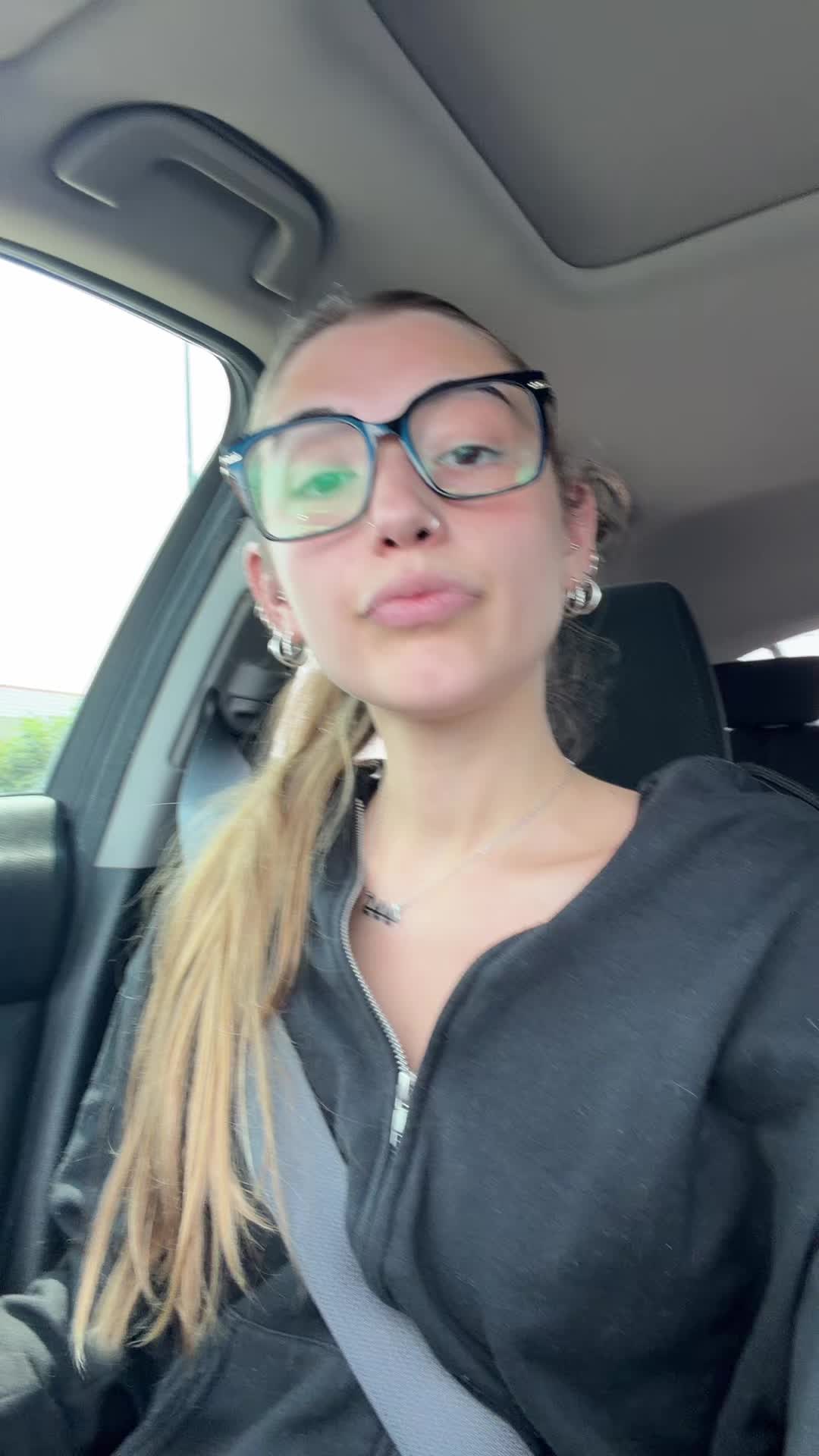 @_.trinnyy