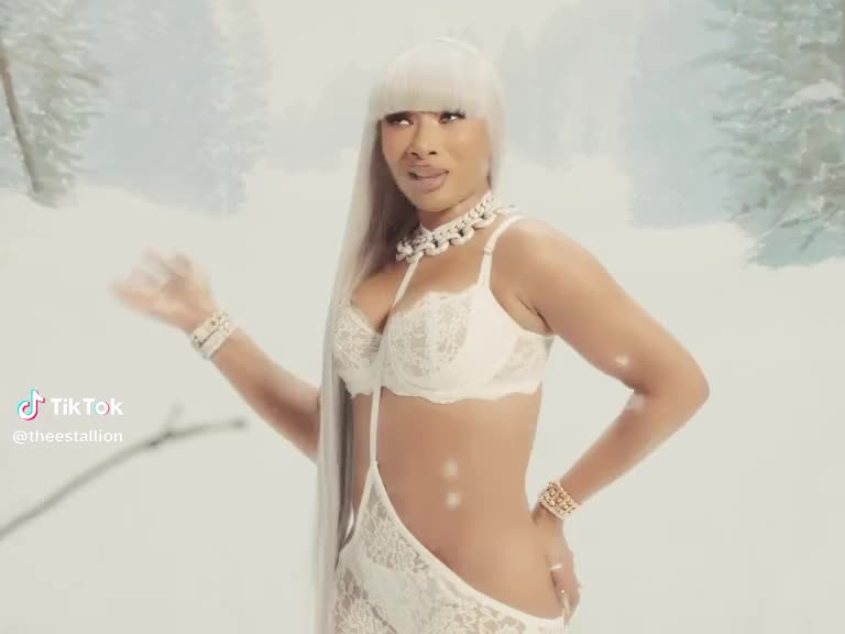 @Keepitcomingcelebs