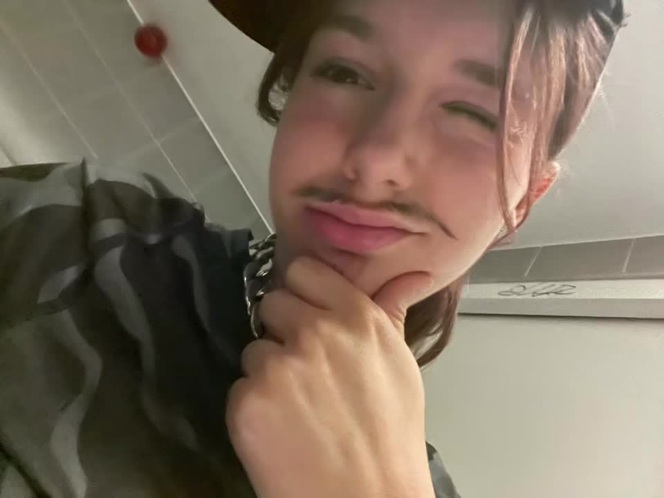 @✰