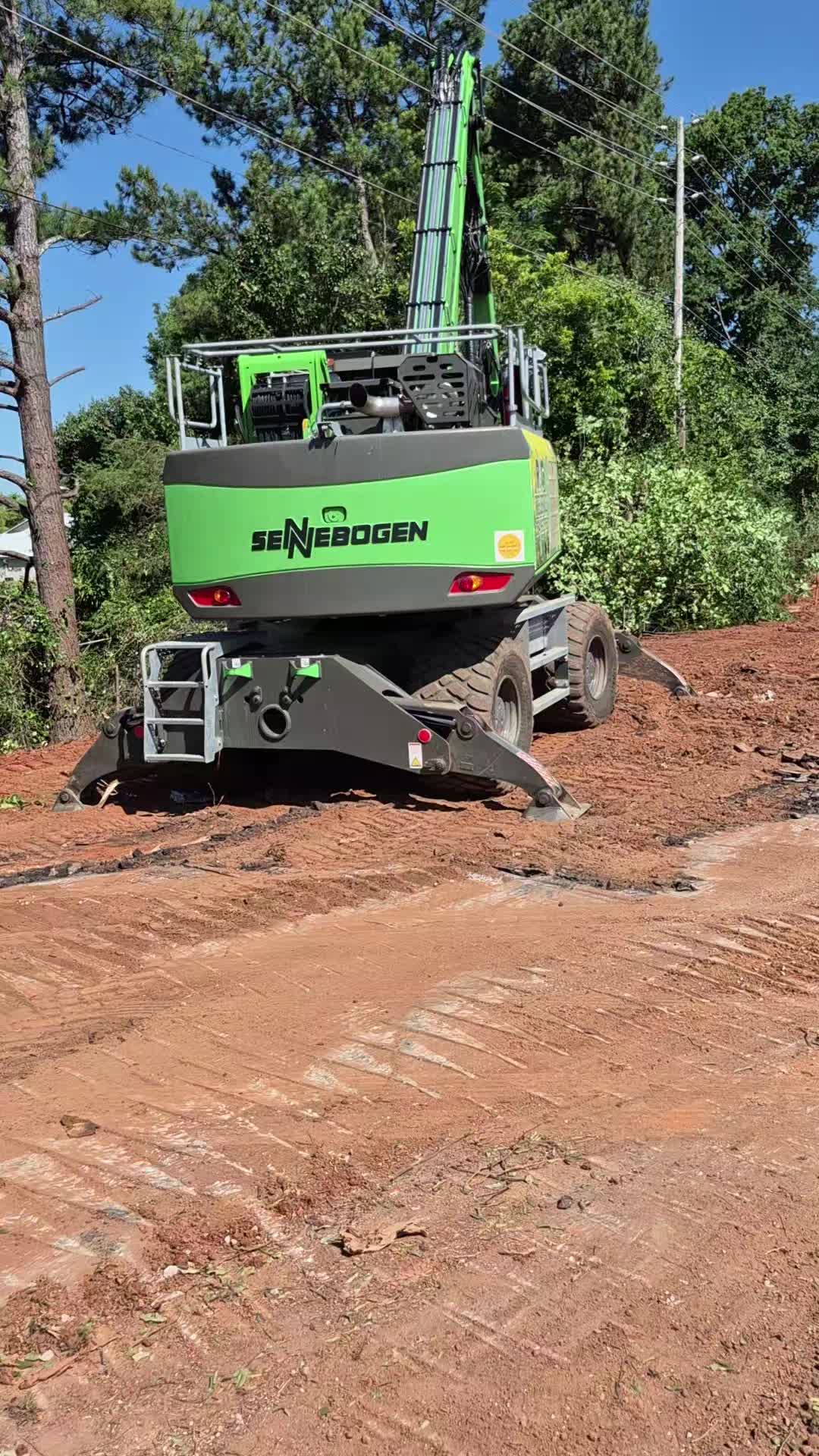 @R&G tree and landscaping