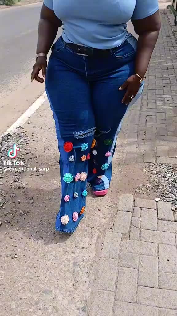 @curvy lady