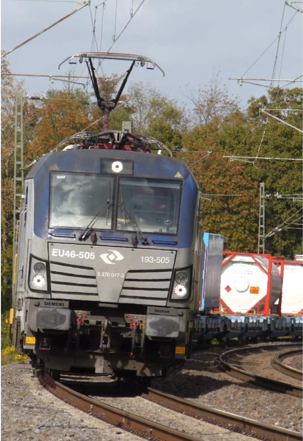 @Trainspotterin_Alina🧃