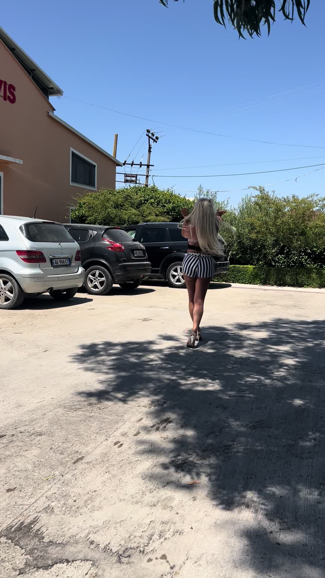 @Je Suis Mela