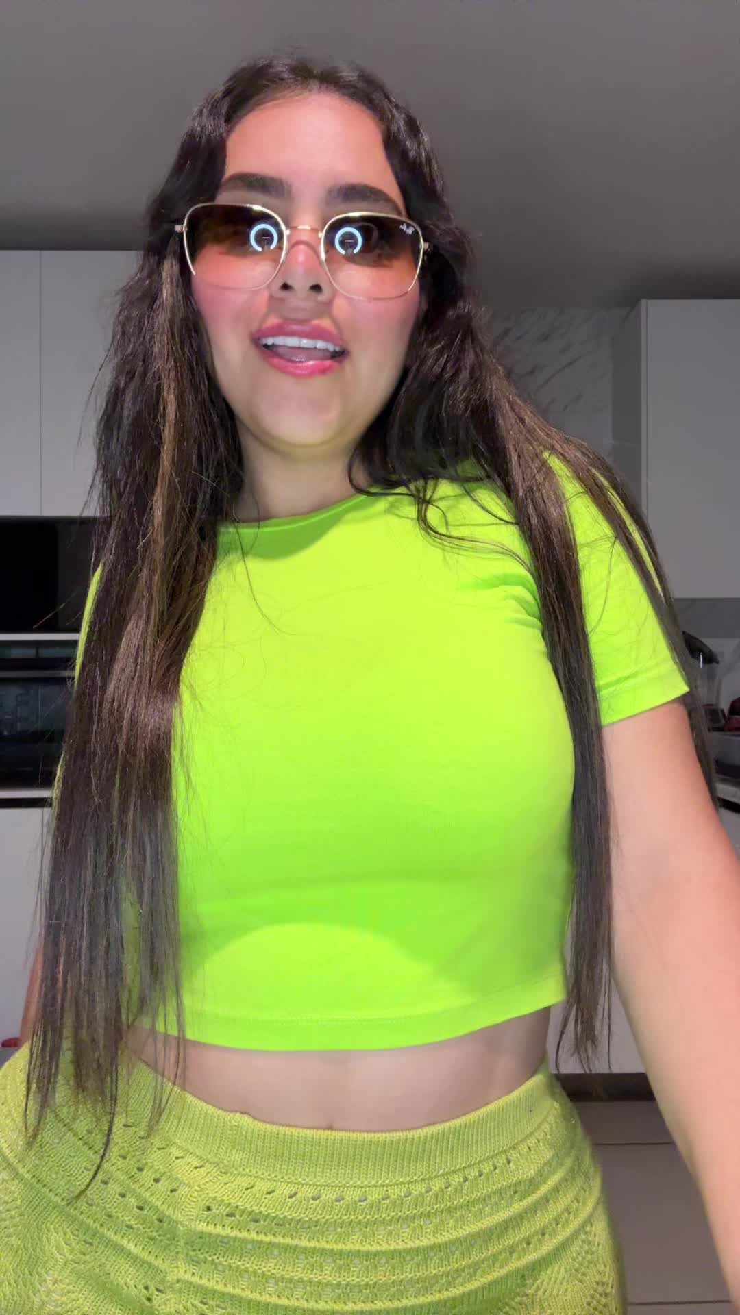 Alya S (@alyasanchez_) - Urlebird