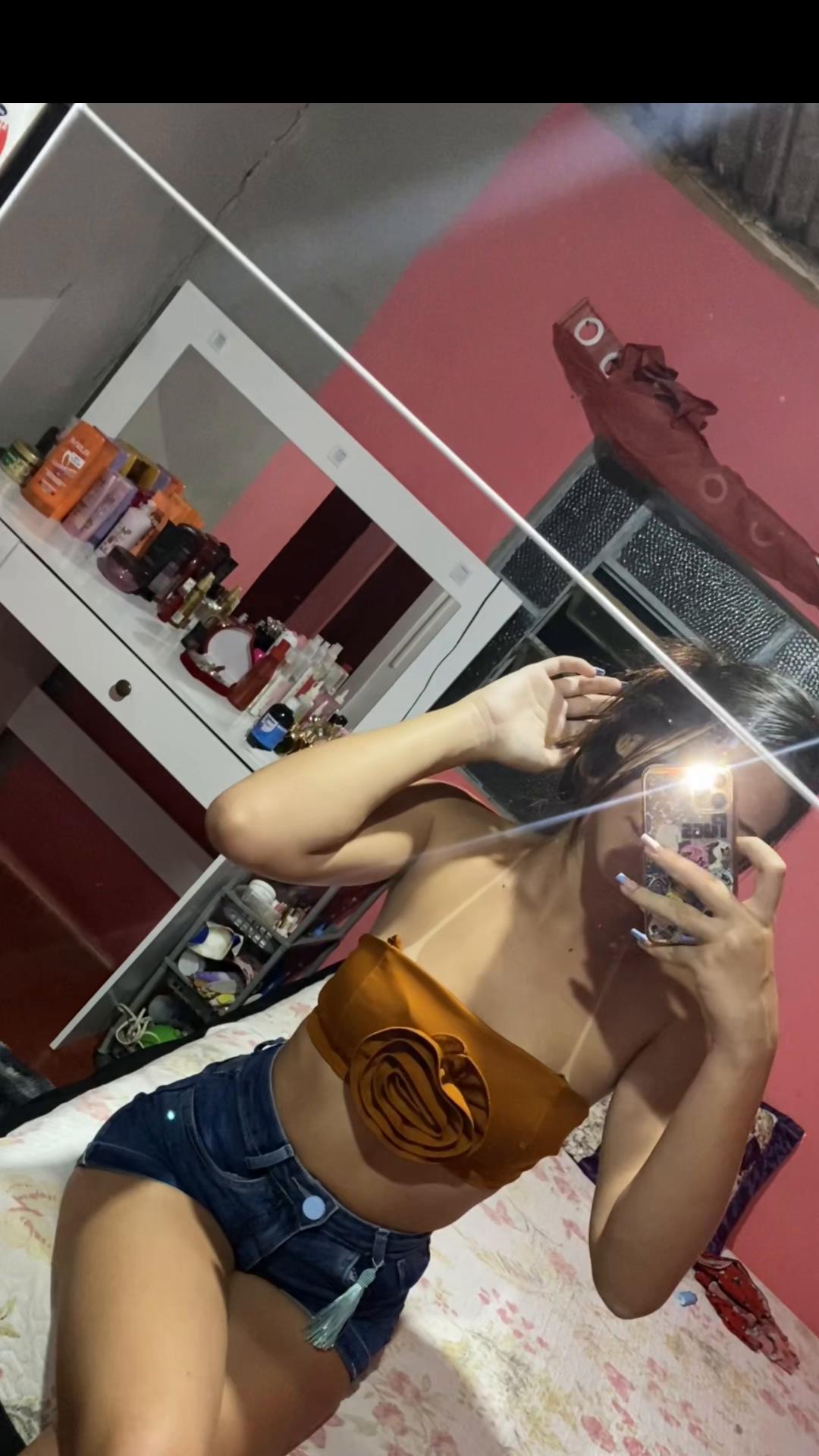 @julia vit&oacute;ria