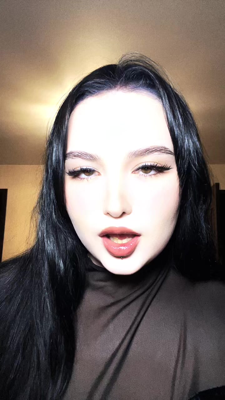 @_naya_