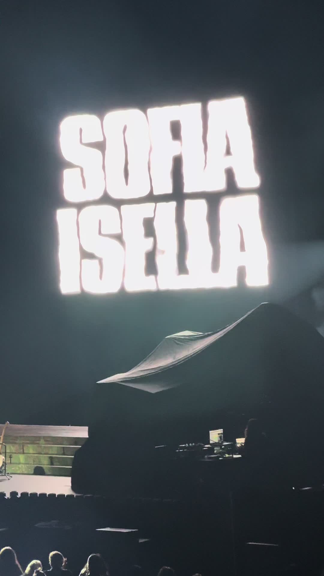 @Luna