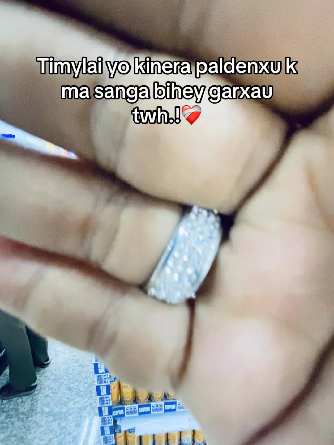@Sujal.!🖤