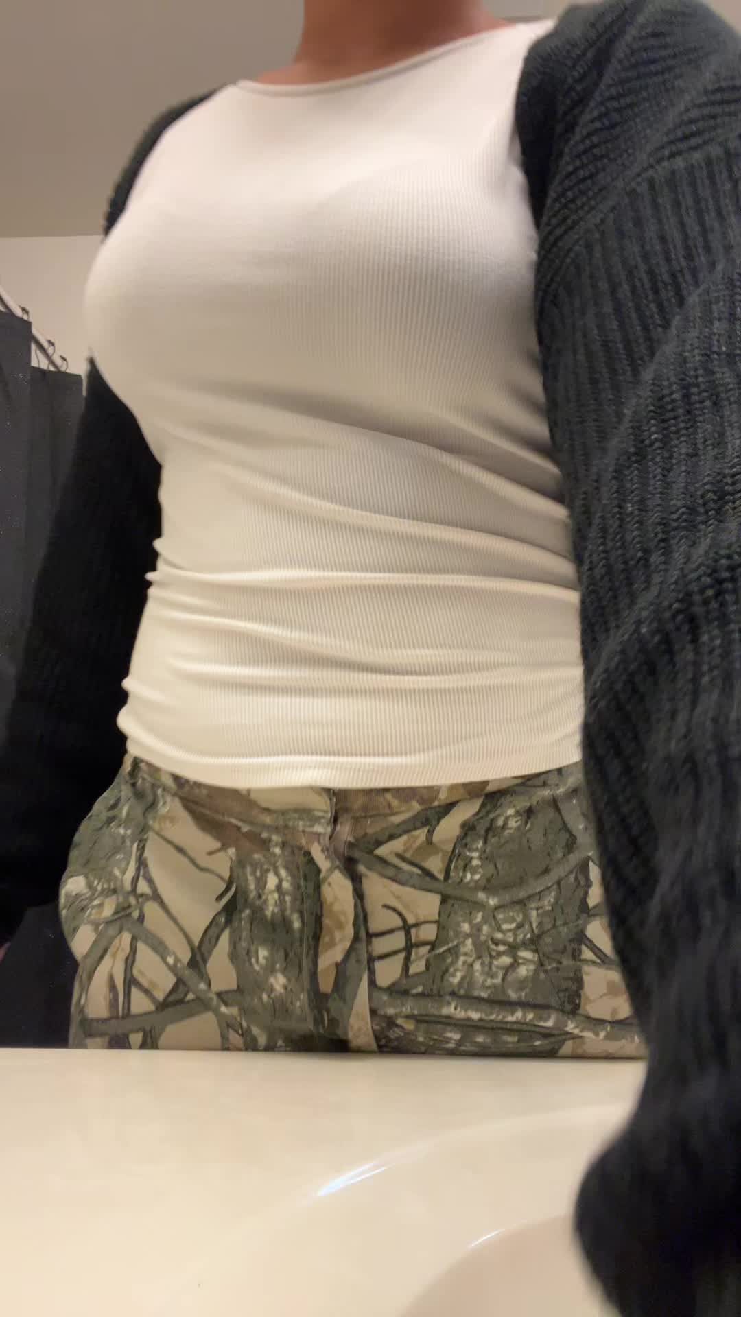 @￶