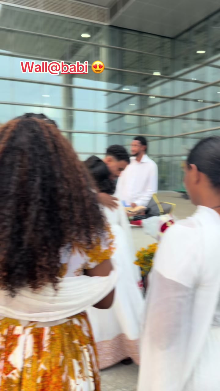 @ዚዚ / ዘውድ ሸማ 👸🦅