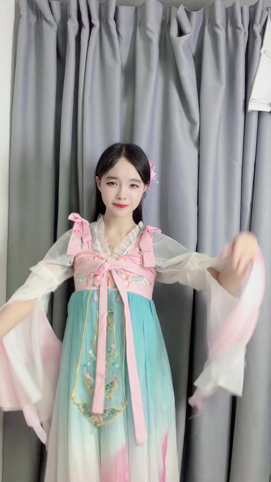 @琪琪🇱🇦🦋🇨🇳