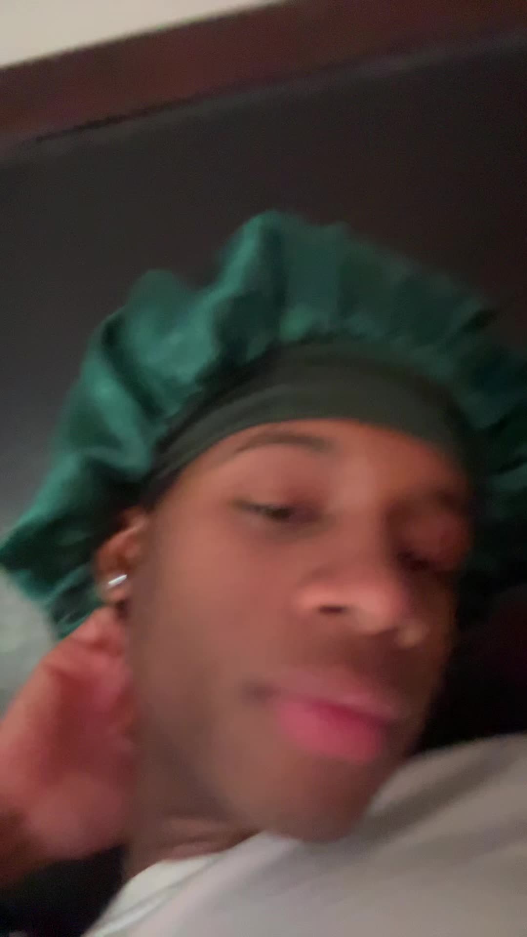 @handfullass