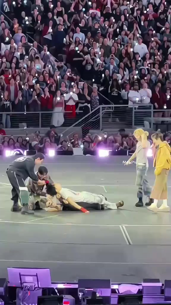 @WingsOfBts ✶ . . .☆ . . . ✶ ✶