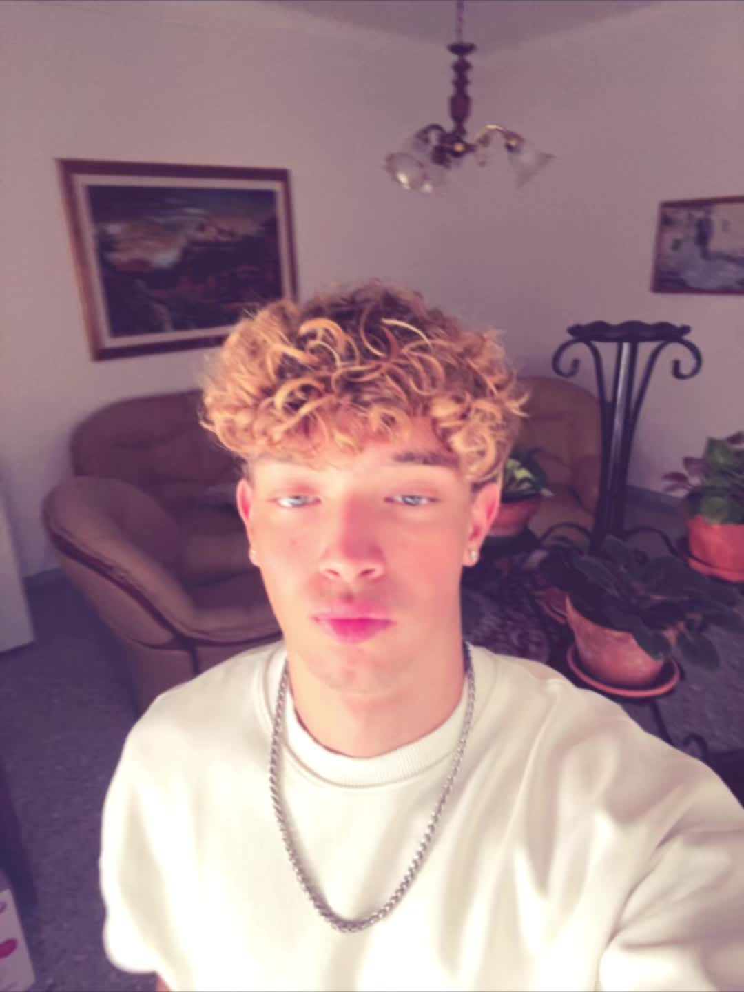 @𝓨 𝓛 𝓘 𝓐 𝓝💎