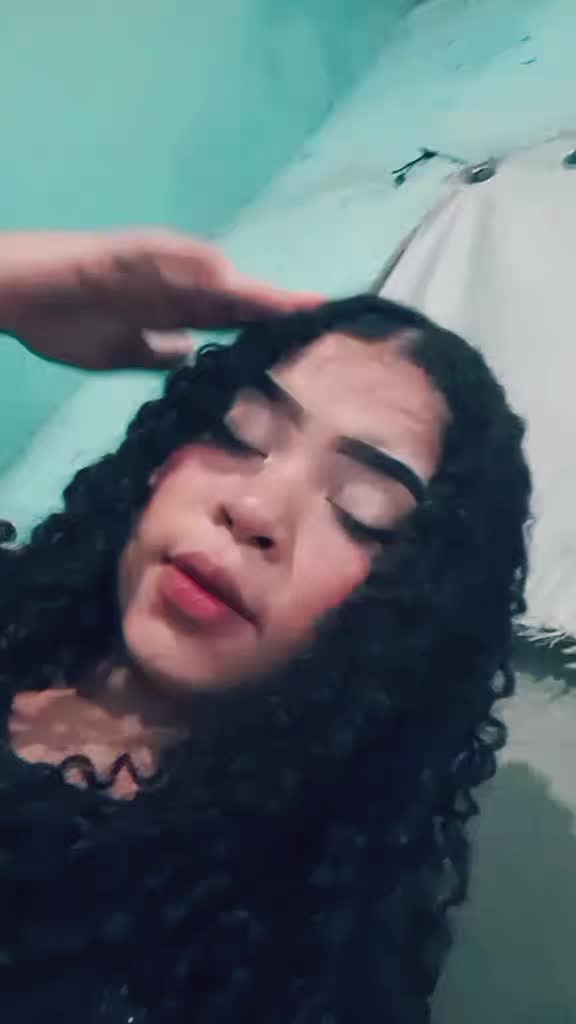 @𝙰𝚗𝚊𝚑🎀