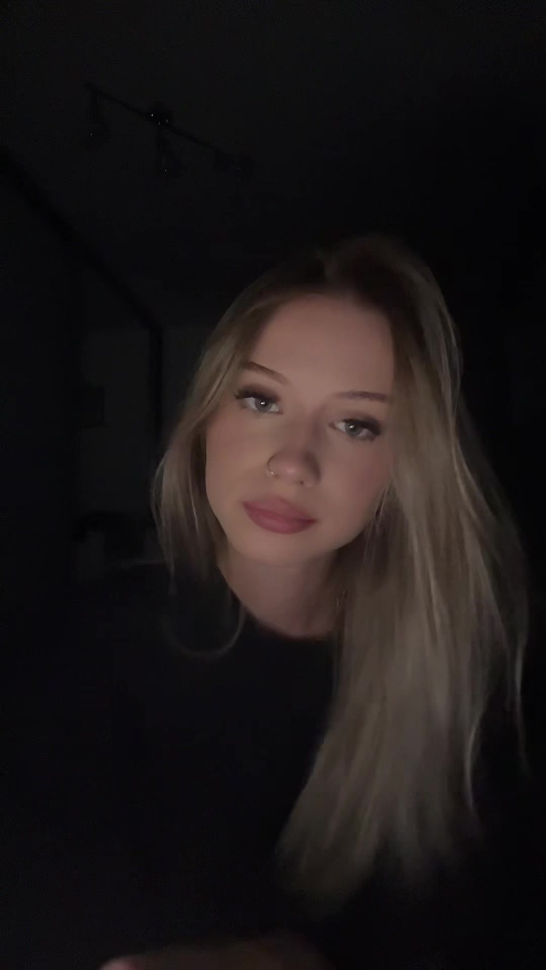 @𝐫