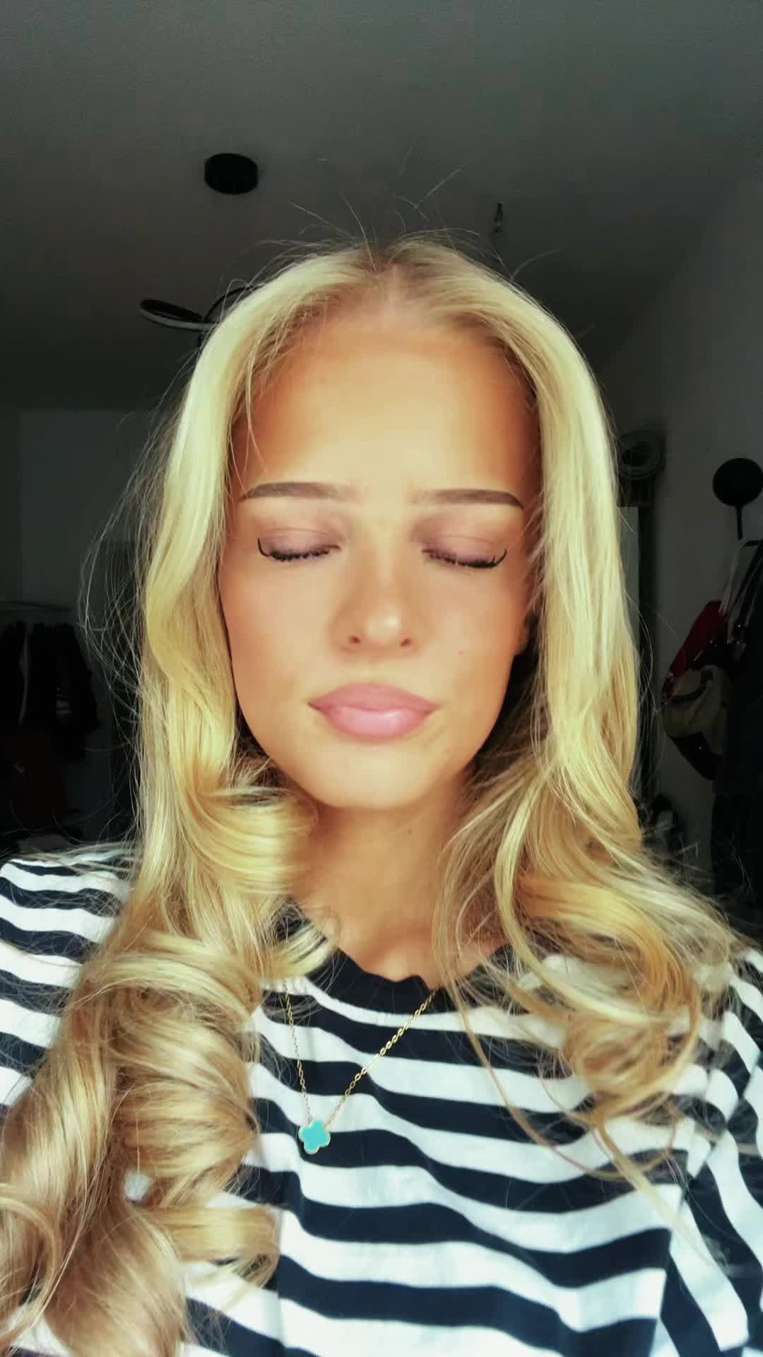 @𝐈𝐒𝐀𝐁𝐄𝐋𝐋𝐀