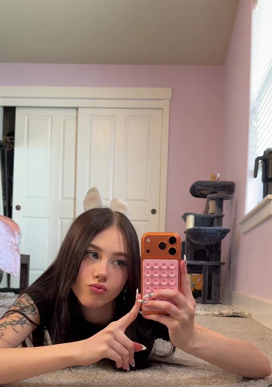 @Kiara🕸️