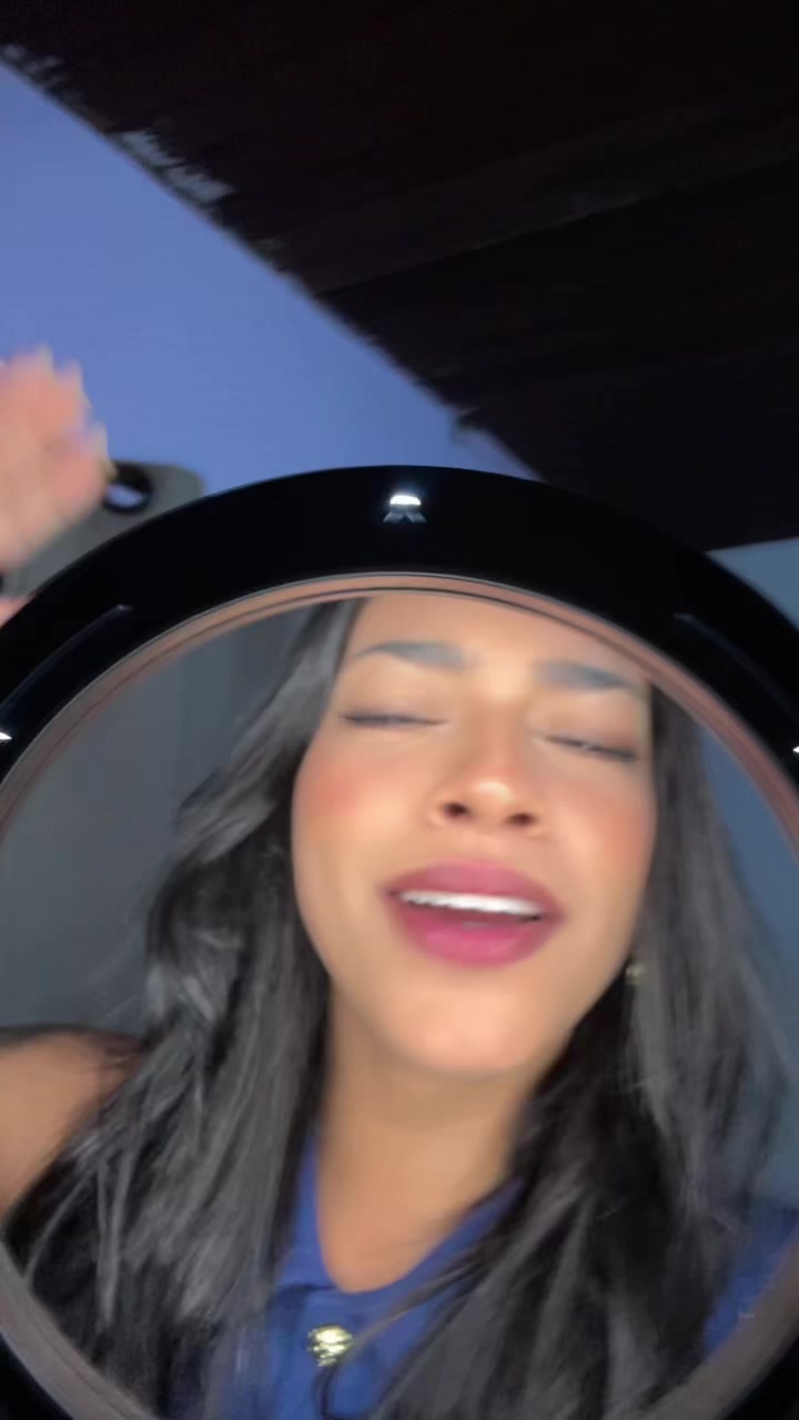 @Julia Mendes